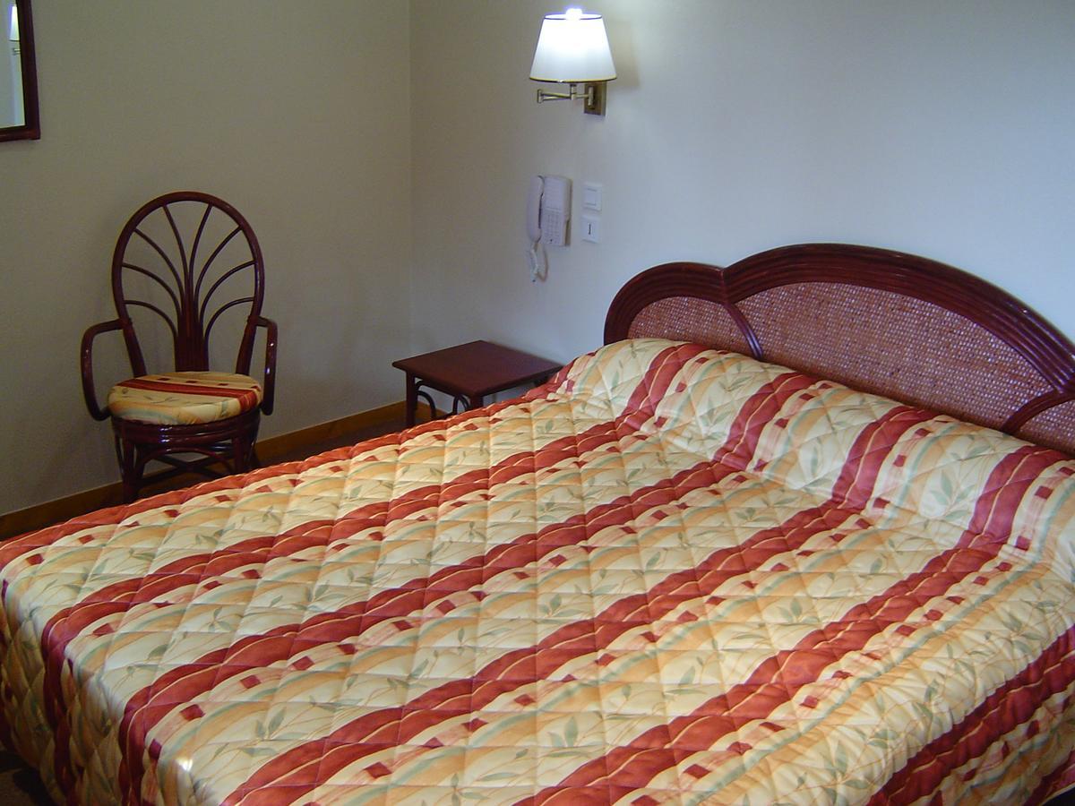 Hotel De Normandie Conches-en-Ouche ภายนอก รูปภาพ