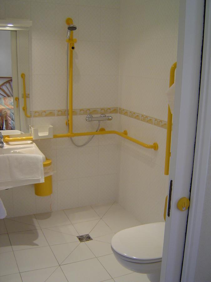 Hotel De Normandie Conches-en-Ouche ภายนอก รูปภาพ