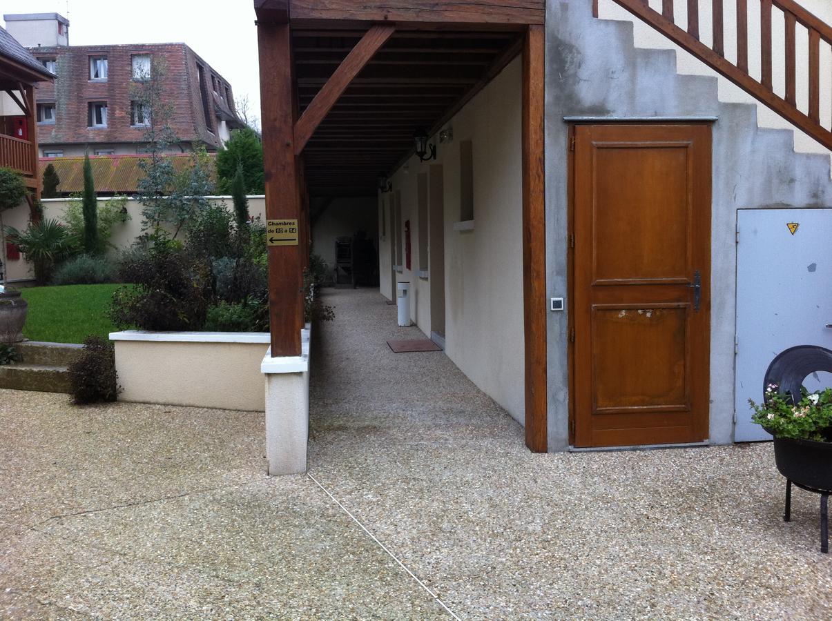 Hotel De Normandie Conches-en-Ouche ภายนอก รูปภาพ