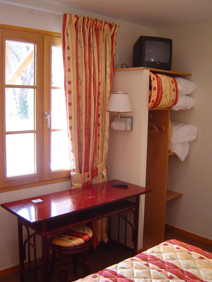 Hotel De Normandie Conches-en-Ouche ภายนอก รูปภาพ